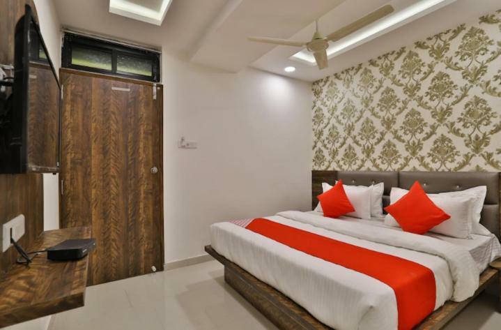 Hotel Pathik Villa Ahmadábád Kültér fotó