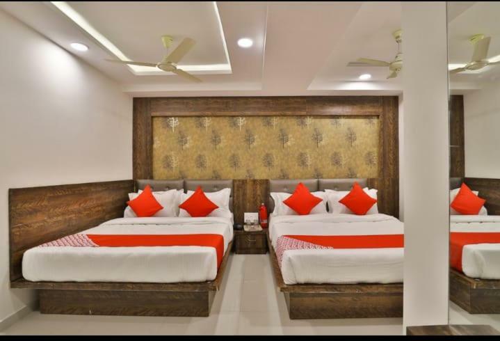 Hotel Pathik Villa Ahmadábád Kültér fotó